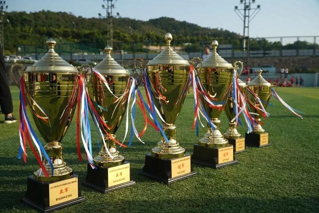 降维打击！克拉克森单节狂砍24分打懵中国男篮